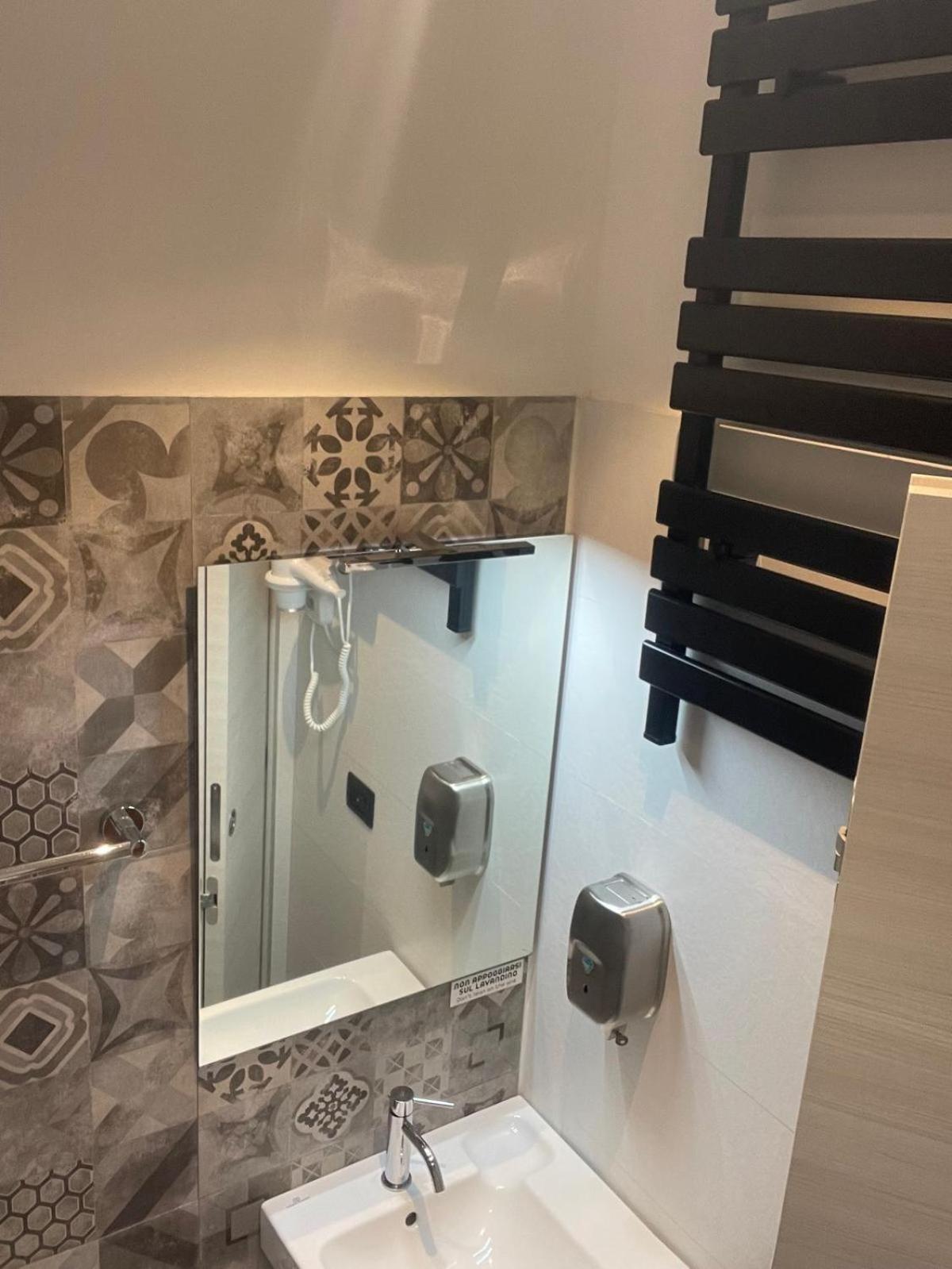 Drooms 4,0 Domotic Smart Self 24H,7 Vicino Treni Porta Susa E Centro Storico Turín Exterior foto